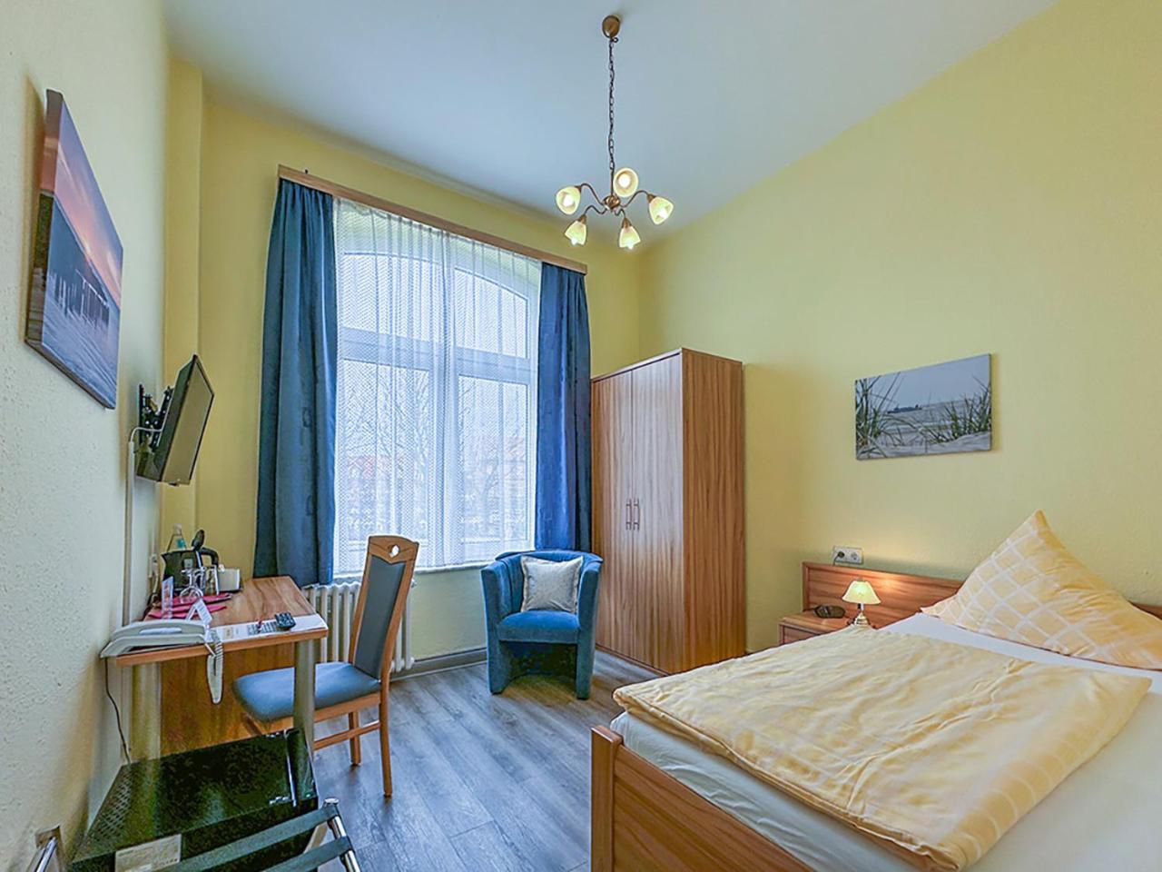 Hotel Graf Waldersee Borkum Exteriör bild