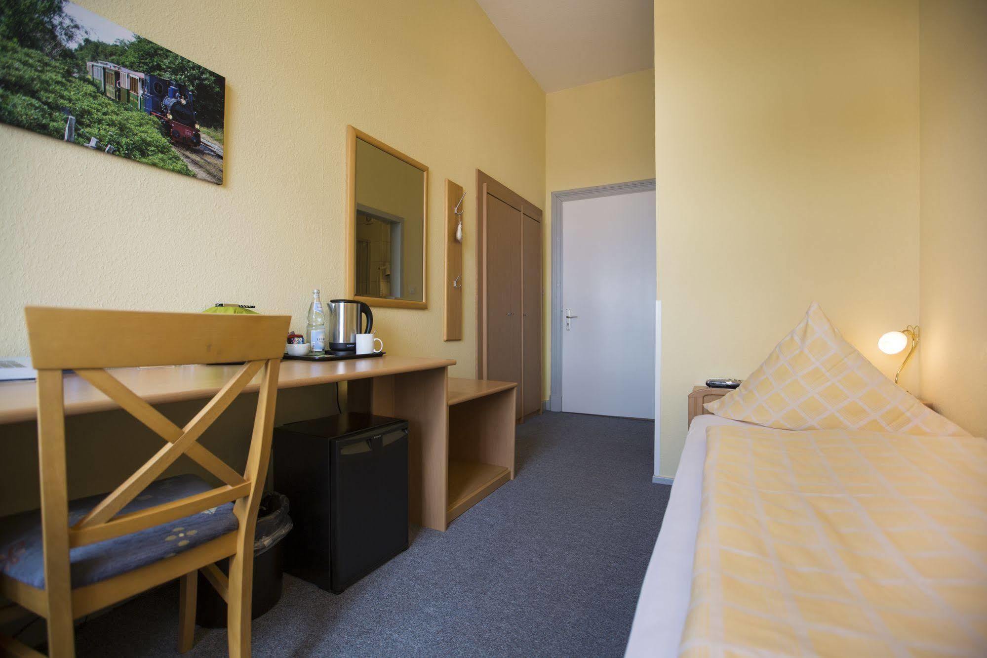 Hotel Graf Waldersee Borkum Exteriör bild